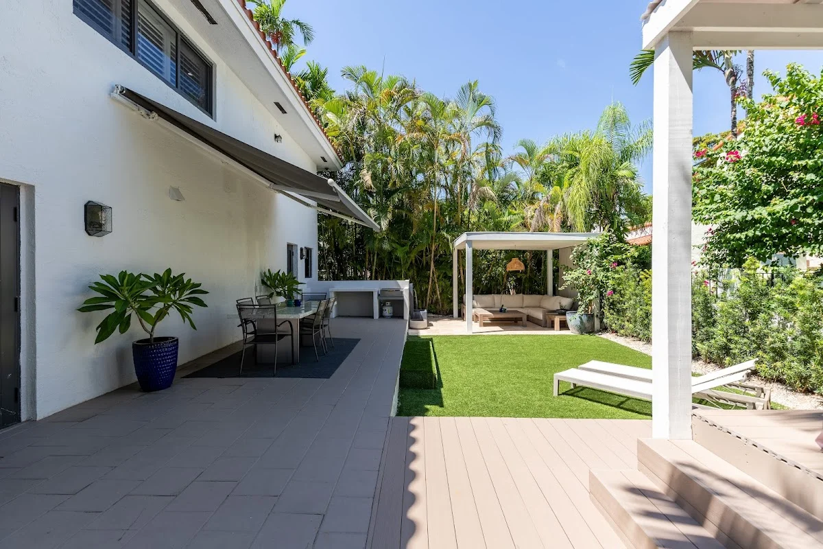 Exterior view of Echopark detox center — home