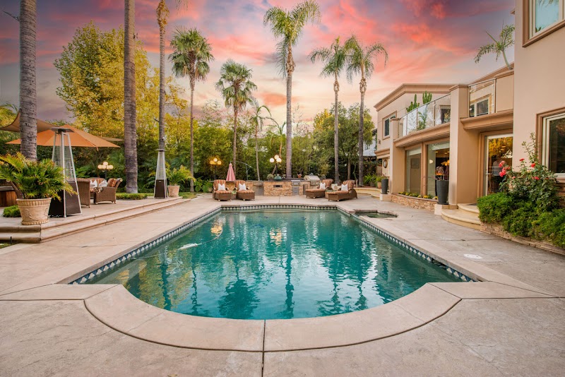 Atmosphere Treatment Center Llc